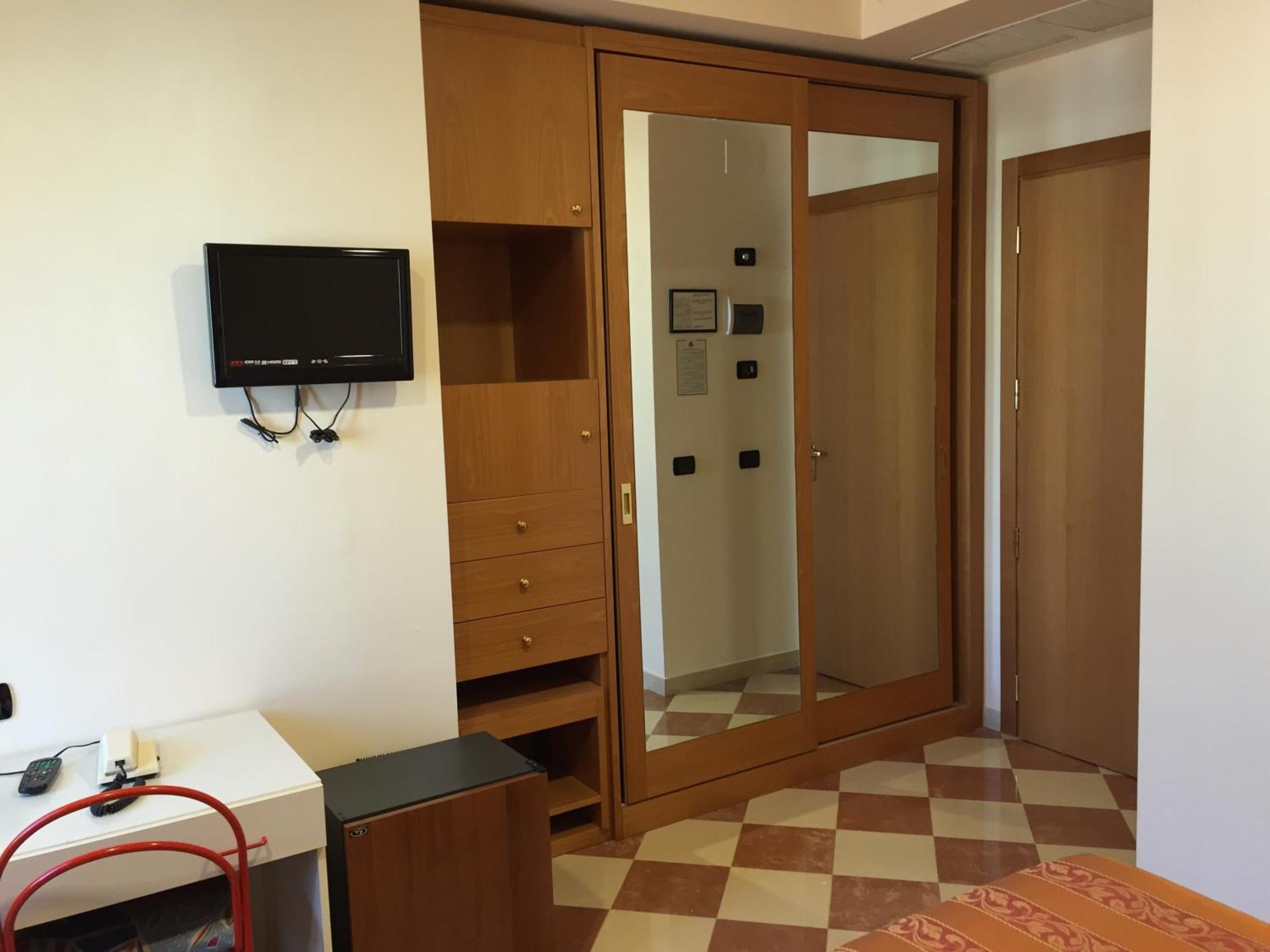 Hotel Fiorella Senigallia Room photo