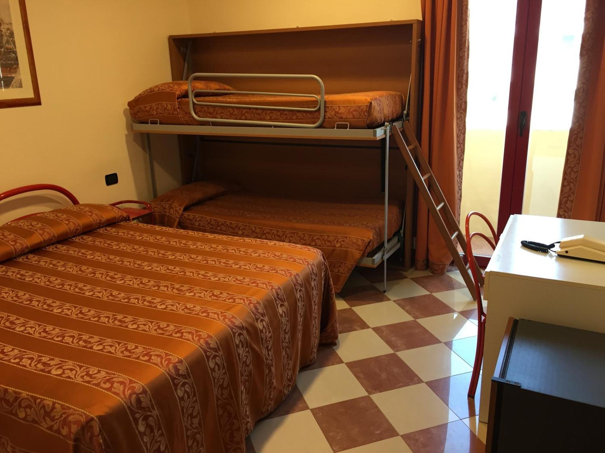 Hotel Fiorella Senigallia Room photo